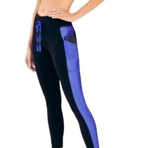 Fabletics Black and Blue Capri Leggings size M
